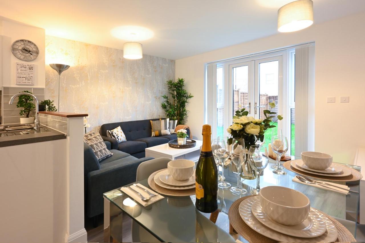 Luxury 4 Bed House With Gated Parking In The Heart Of Birmingham! Apartment Exterior photo