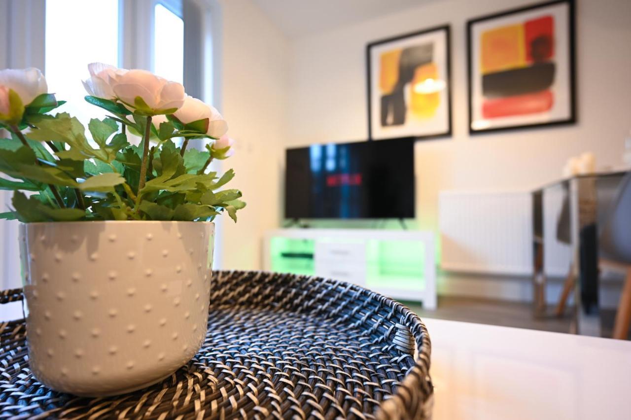 Luxury 4 Bed House With Gated Parking In The Heart Of Birmingham! Apartment Exterior photo