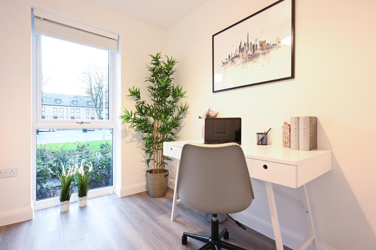 Luxury 4 Bed House With Gated Parking In The Heart Of Birmingham! Apartment Exterior photo
