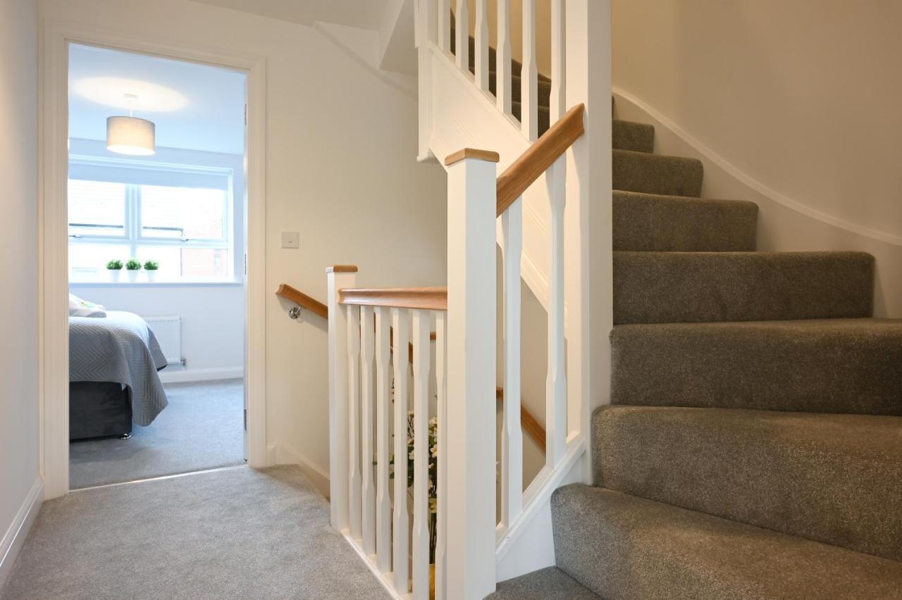 Luxury 4 Bed House With Gated Parking In The Heart Of Birmingham! Apartment Exterior photo